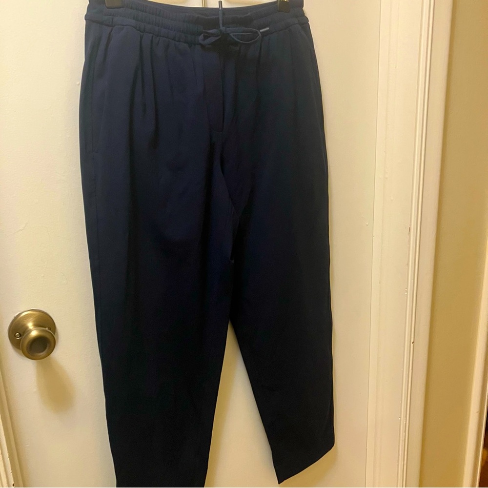 Lululemon Tapered-Leg Mid-Rise Pant 7/8 Length Luxtreme Navy Blue Small